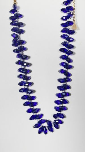 Collar de cristal facetado azul perteneciente a la colección Merry Lights. Disponible también en rojo, verde y transparente | By MELLUSHOP